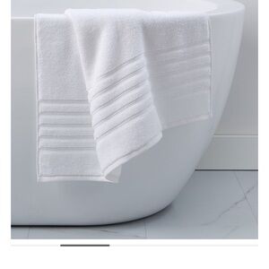 Hotel Collection White Towels 4 Bath/2 hand/2 wash cloth & 4 Bristol Hand towels